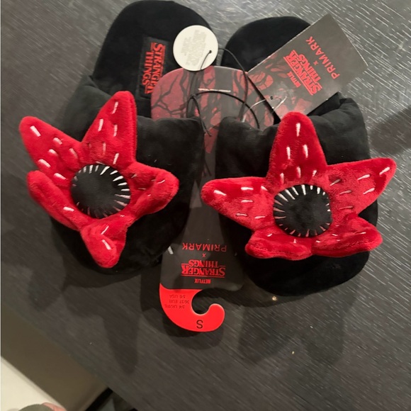 Primark Black and Red Slippers - Picture 2 of 3